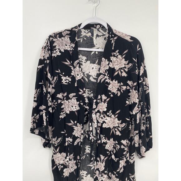 Spiritual Gangster Maya Kimono Floral Black Tie Front One Size OS - Picture 2 of 9